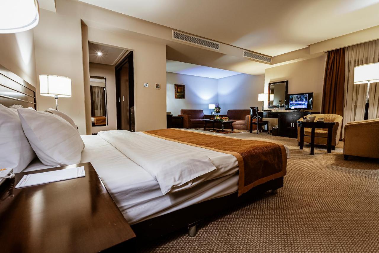 Monroe Hotel & Suites Manama Extérieur photo