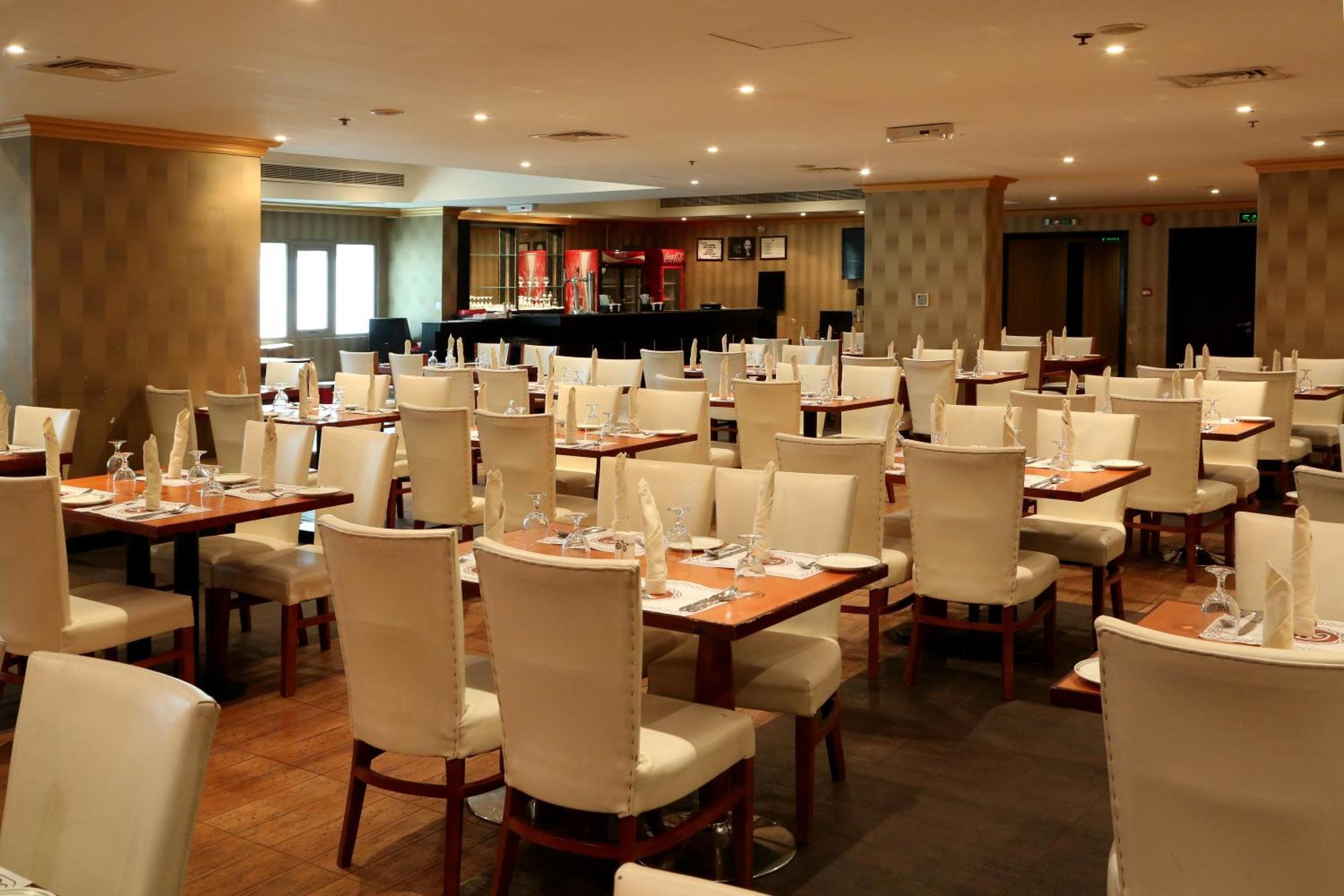Monroe Hotel & Suites Manama Extérieur photo